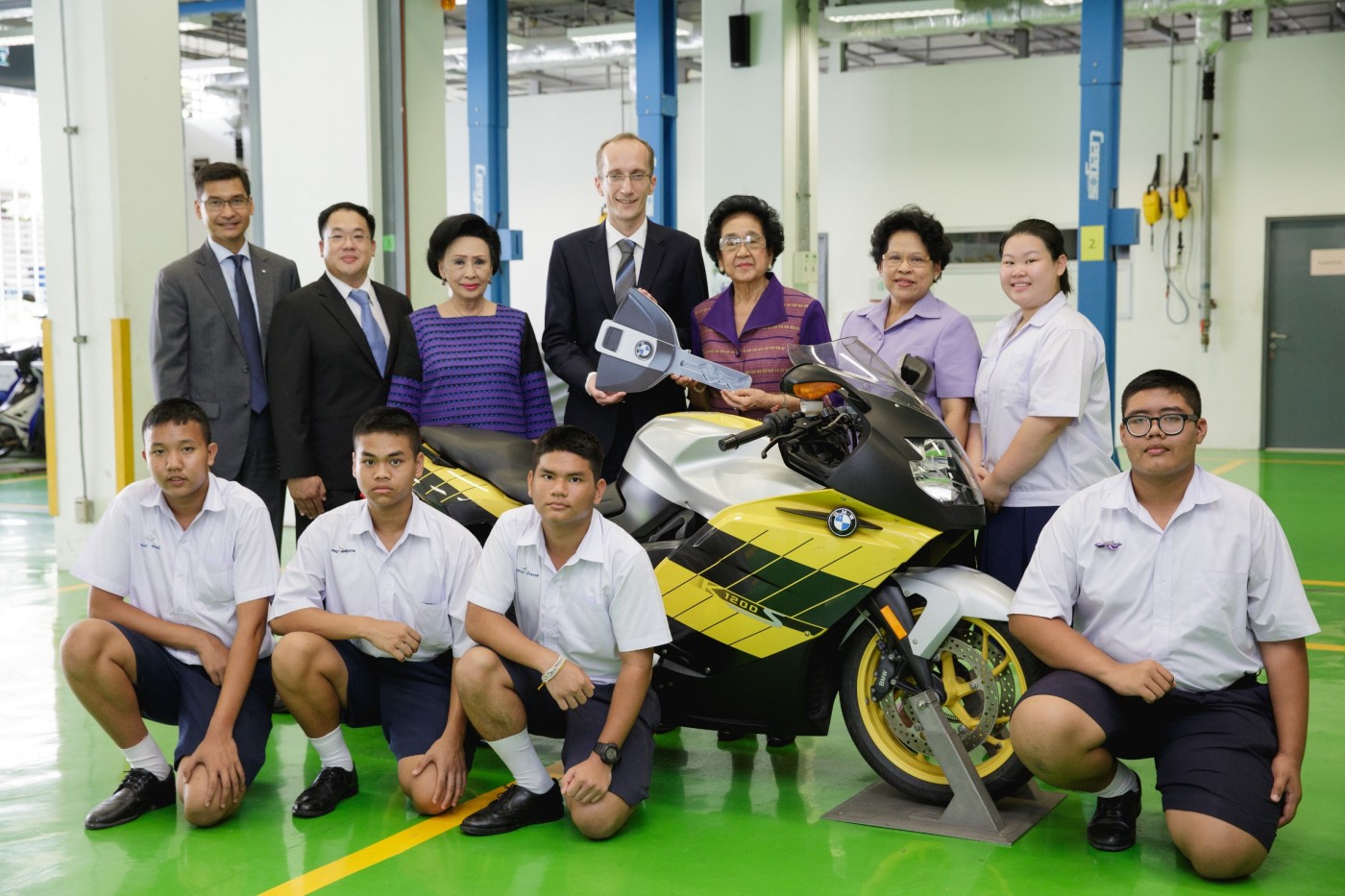 BMW Motorrad Donation 01