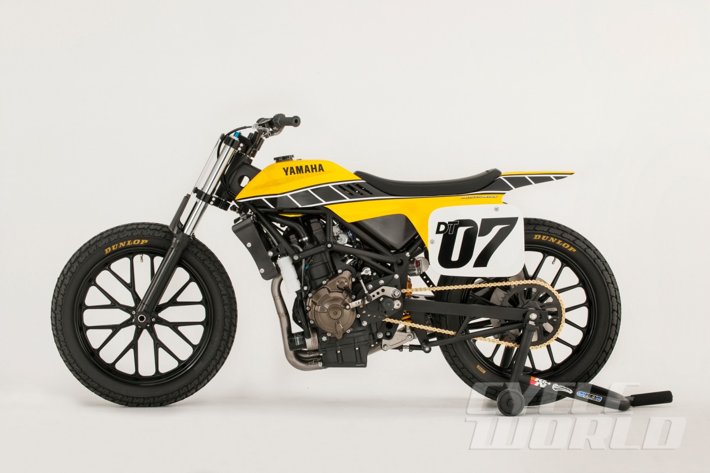 Yamaha-DT-07-Flat-Tracker-Concept-studio-2