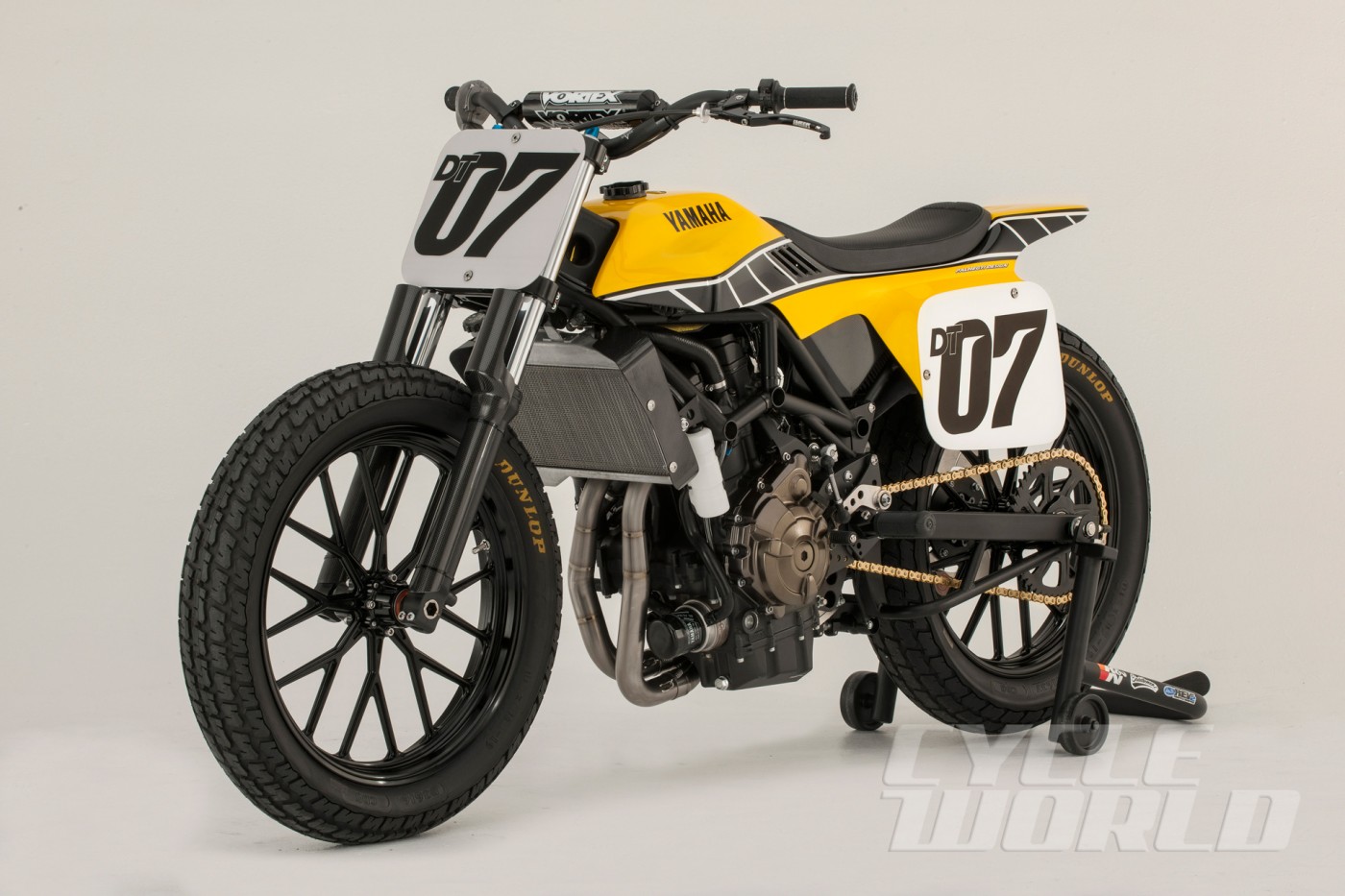 Yamaha-DT-07-Flat-Tracker-Concept-studio-5