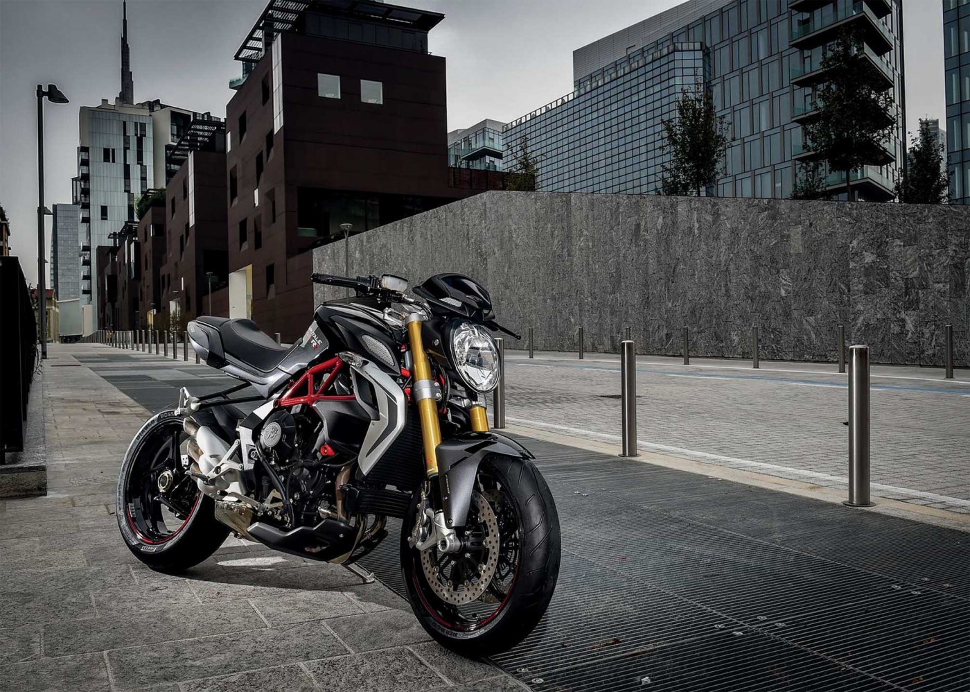 MV-AGUSTA-Brutale-800-RR-8320_1