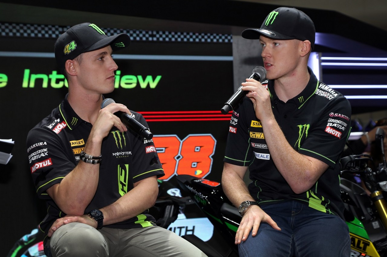 02 แชมป์ Suzuka 8 Hours ร่วมเปิดตัว ยามาฮ่า เอ็ม-สแลซ