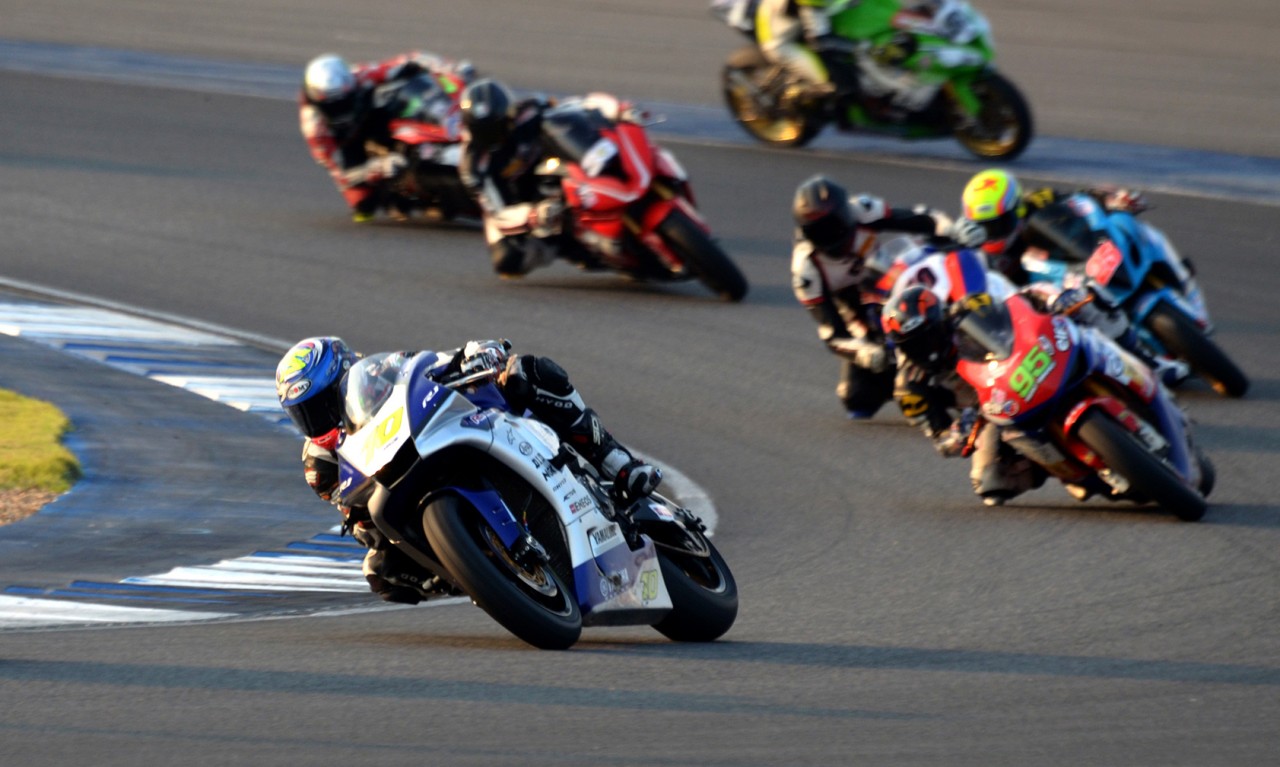 05 Yamaha YZF-R1เจ้าแทรคประเทศไทย 2015