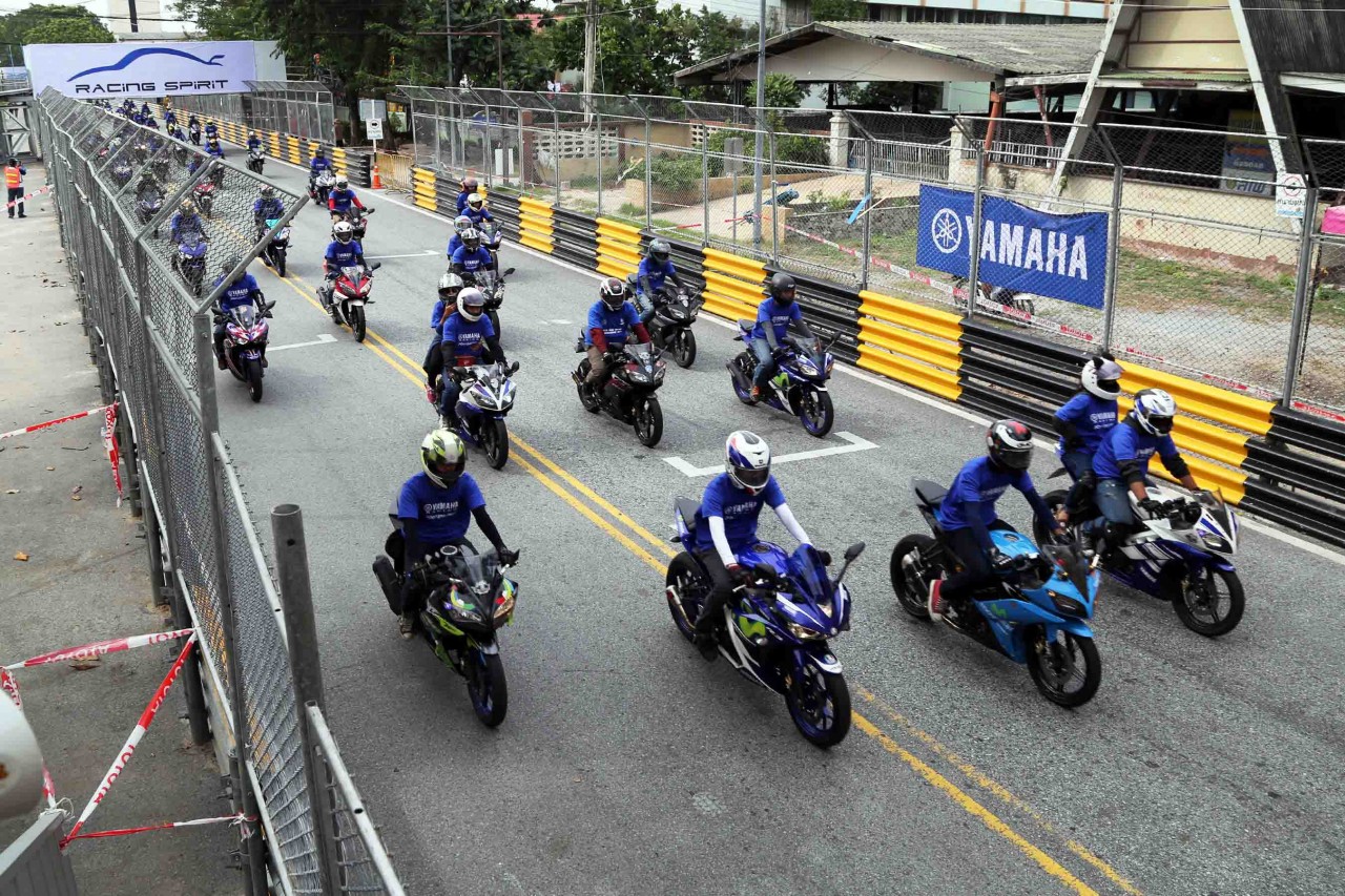 12 มอบประสบการณ์ขับขี่สุดพิเศษ ให้กับลูกค้ายามาฮ่า R-Series และ MT-Series