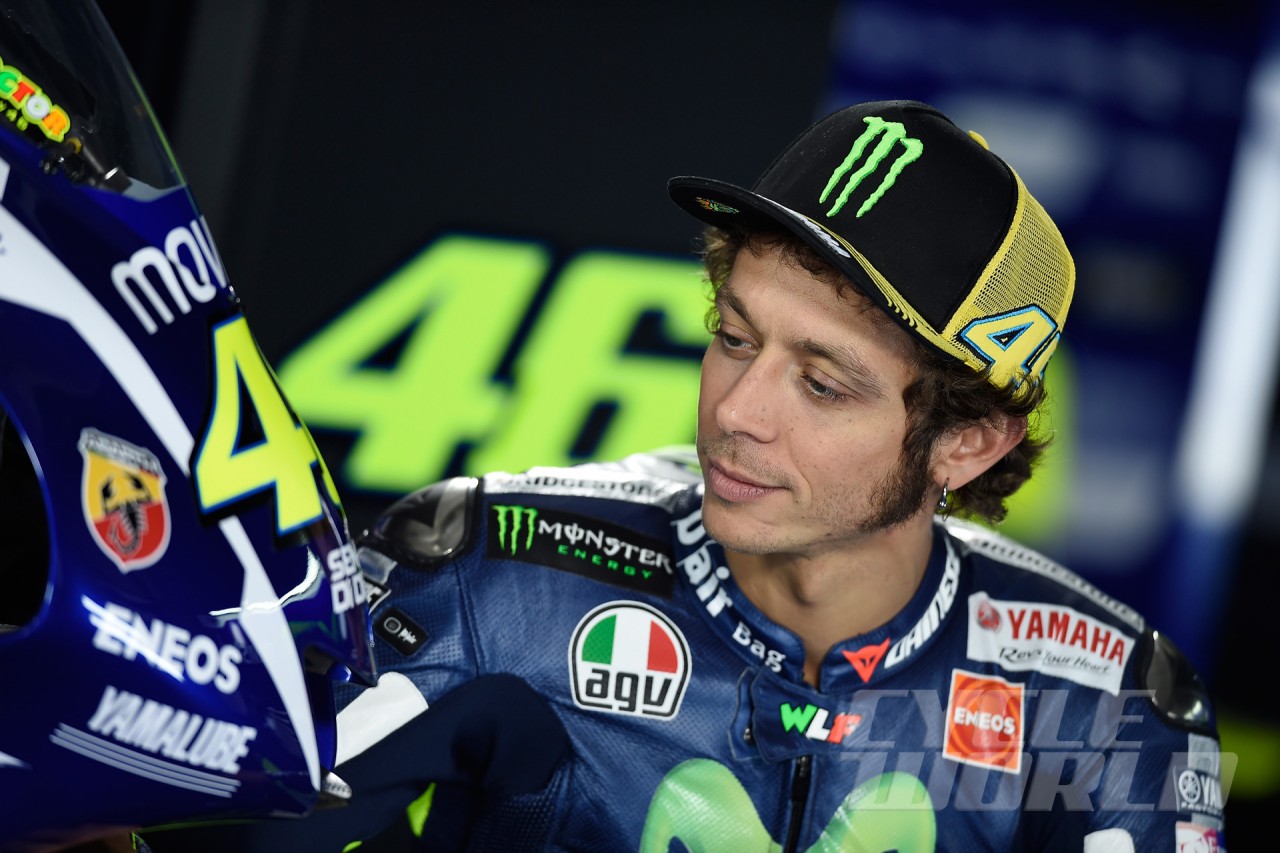 Valentino-Rossi-paddock