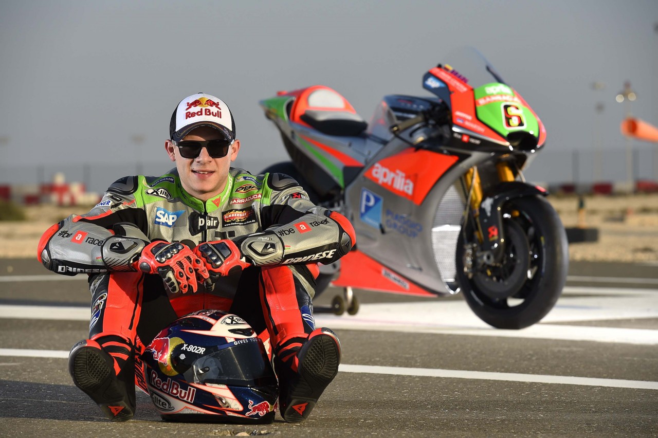 2016-Aprilia-MotoGP-team-Stefan-Bradl-05