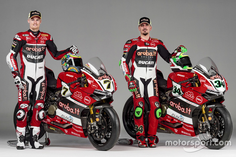 wsbk-team-aruba-it-ducati-superbike-presentazione-2016-davide-giuliano-team-aruba-it-e-2