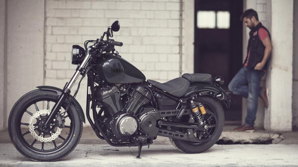 2017-Yamaha-XV950R-EU-Tech-Graphite-Static-002