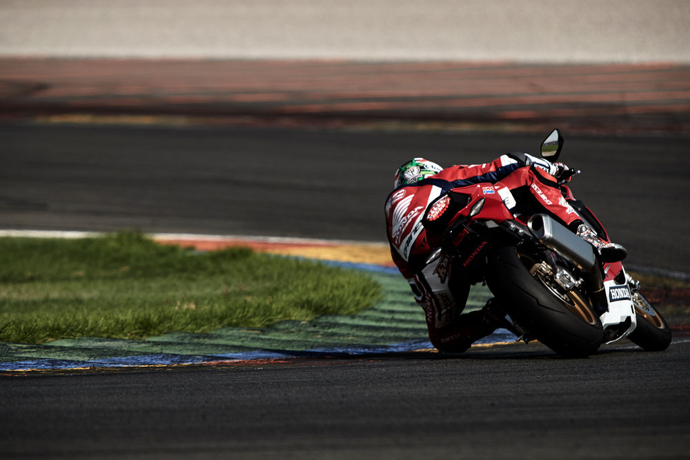 cw1016-2017-honda-cbr1000rr-sp-image-10