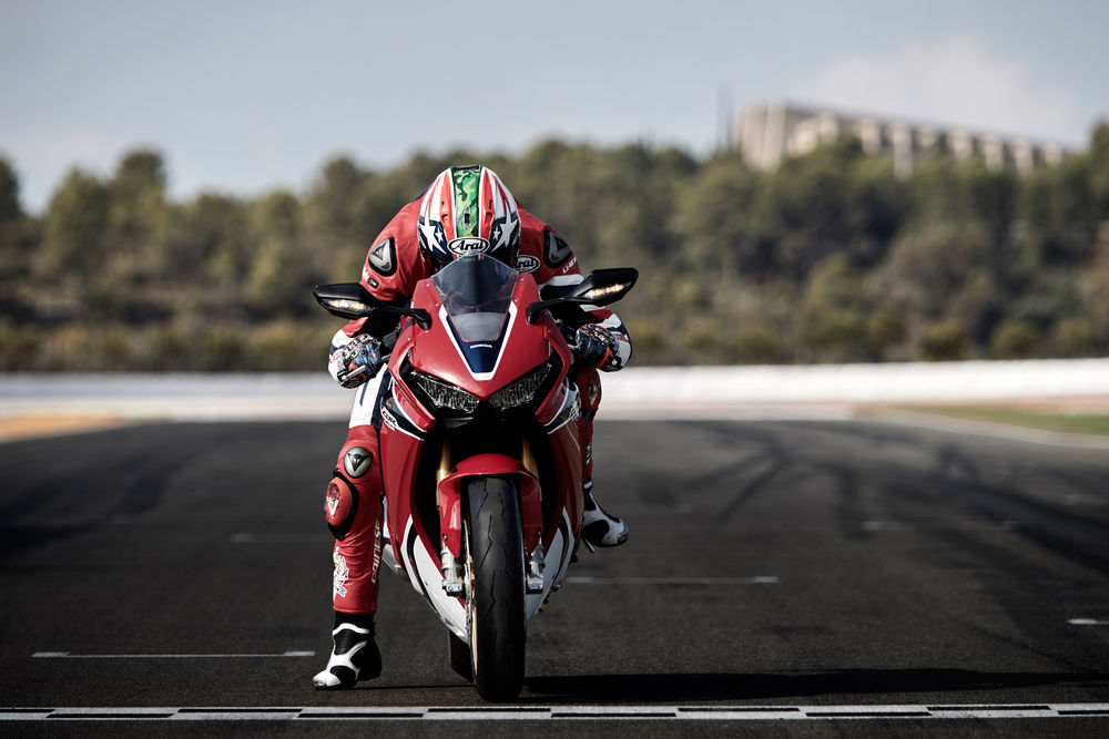 cw1016-2017-honda-cbr1000rr-sp-image-14