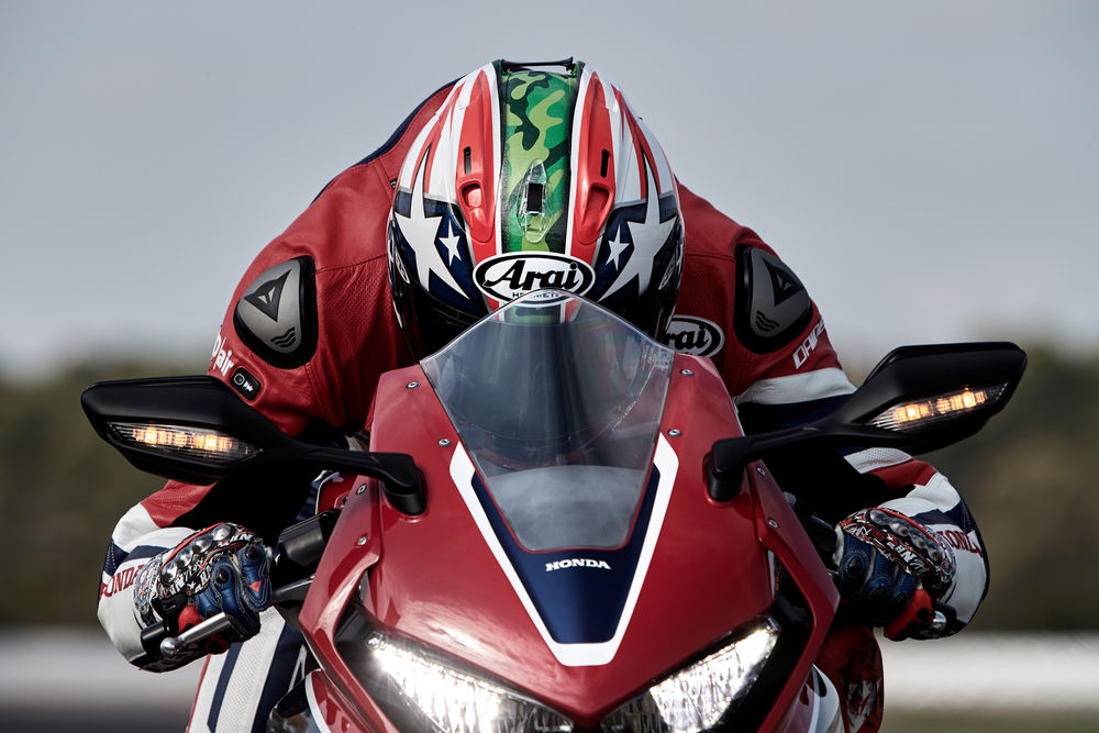 cw1016-2017-honda-cbr1000rr-sp-image-16