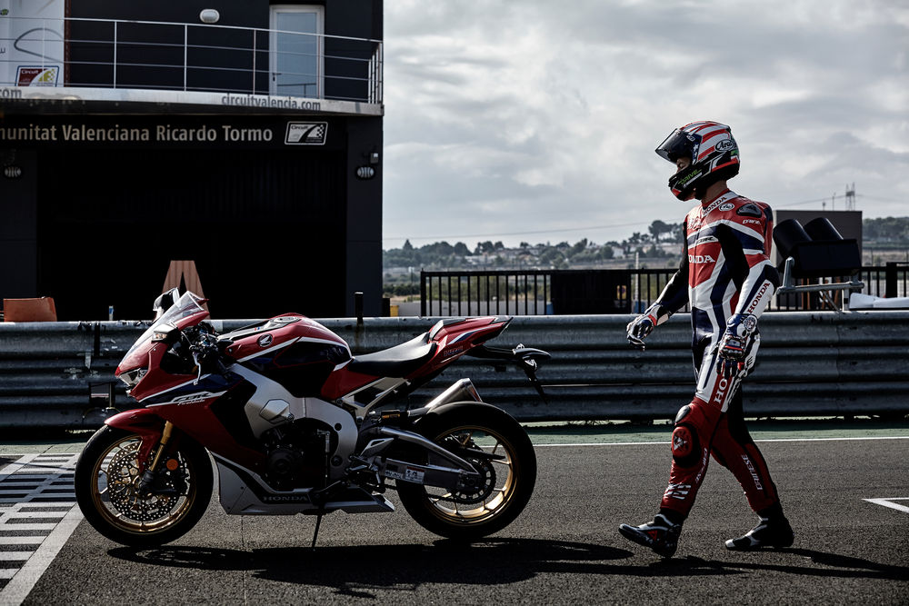 cw1016-2017-honda-cbr1000rr-sp-image-20