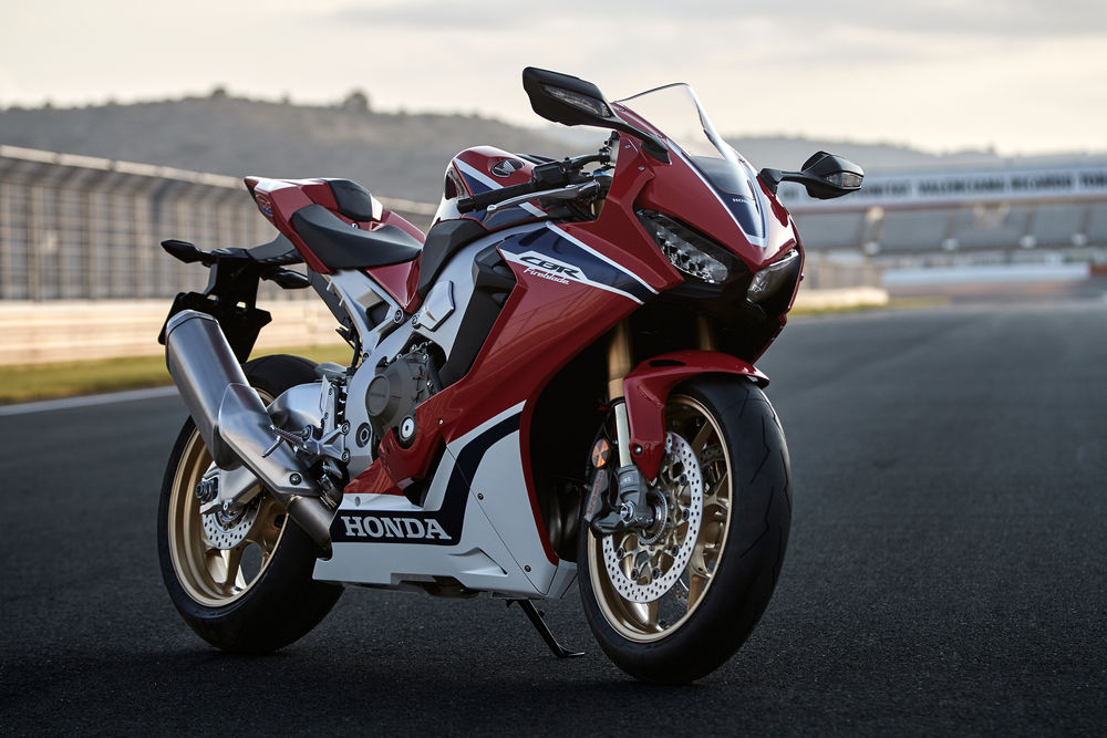 cw1016-2017-honda-cbr1000rr-sp-image-22