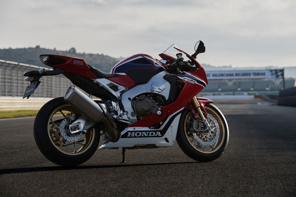 cw1016-2017-honda-cbr1000rr-sp-image-23
