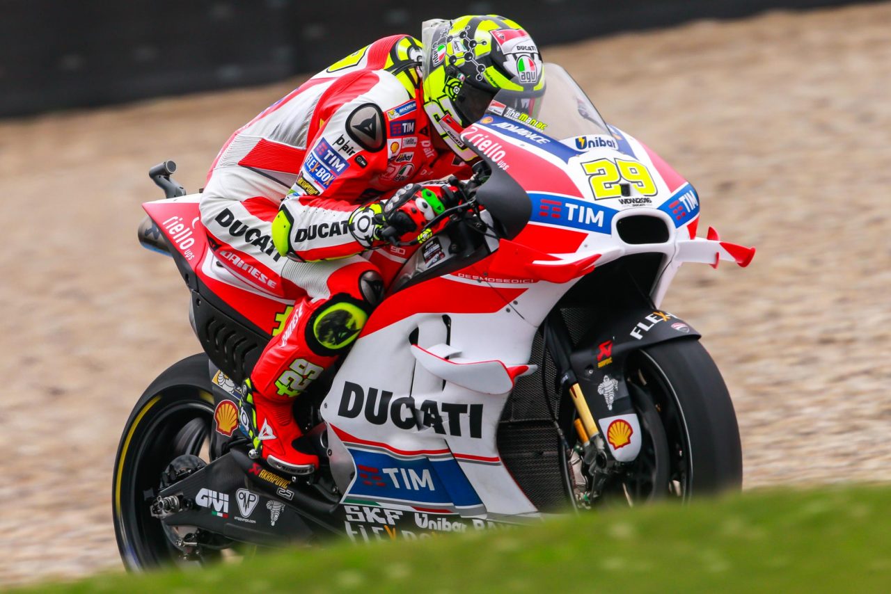 29-andrea-iannone-ita_gp_0070.gallery_full_top_fullscreen
