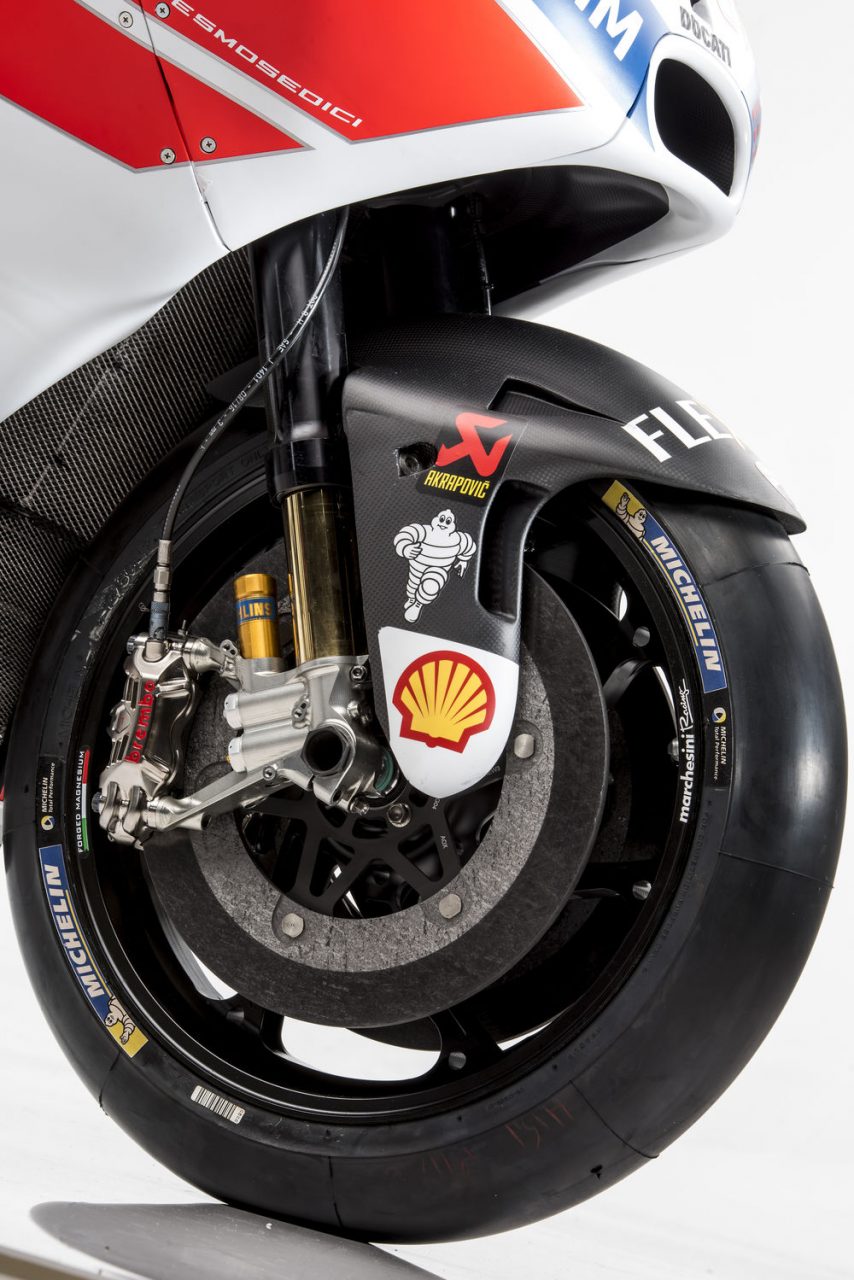 cw0117_ducati_motogp_team_photos_07