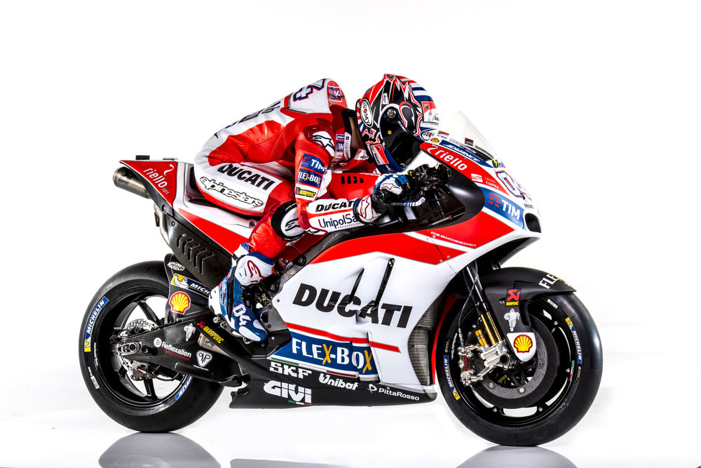 cw0117_ducati_motogp_team_photos_35