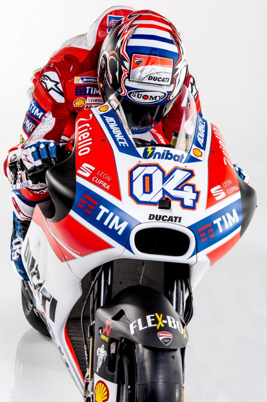 cw0117_ducati_motogp_team_photos_36