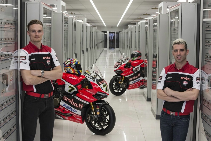 Chaz Davies and Marco Melandri reveal Aruba.it Racing 2017 Ducati Panigale R