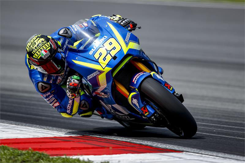 motogp-dont-look-back-iannone-suzuki-on-your-tail